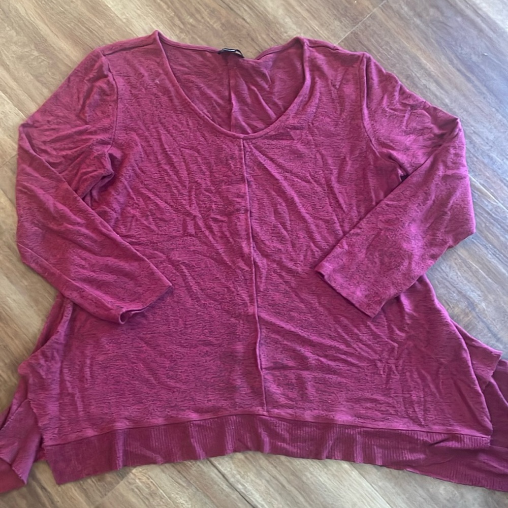 Adorable reddish top